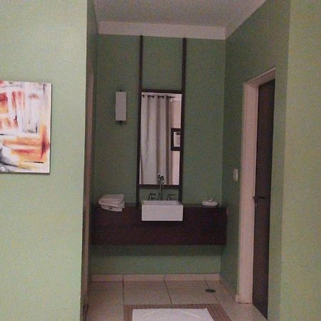 Movie Inn Motel E Hospedagem (Adults Only) Ribeirao Preto Exterior photo